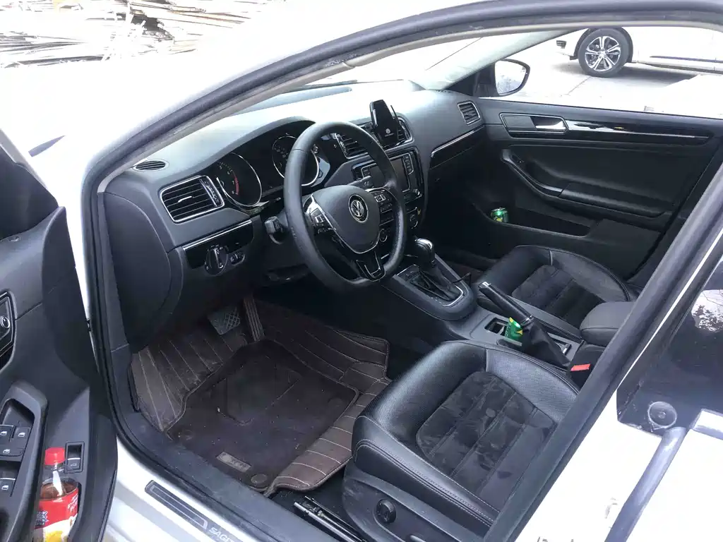 Volkswagen Sagitar — миниатюра 7