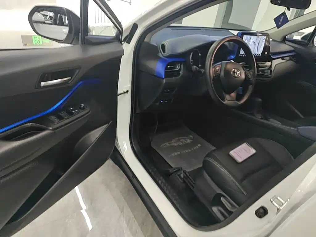 Toyota C-HR — миниатюра 16