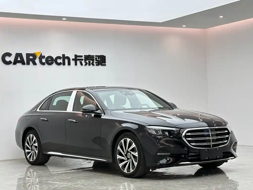 Mercedes-Benz E-Class — миниатюра 6