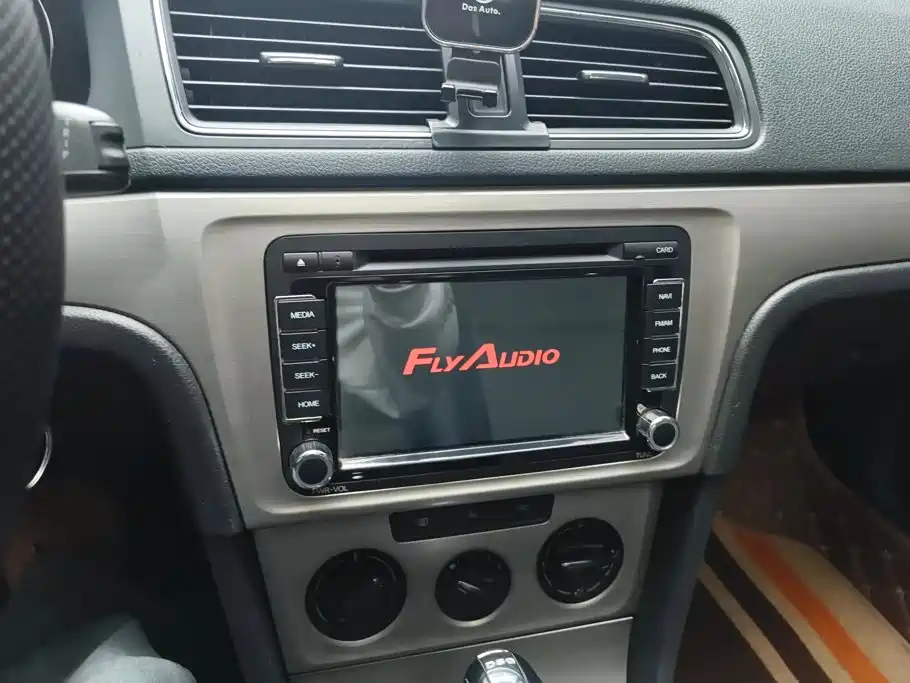 Volkswagen Lavida — миниатюра 13