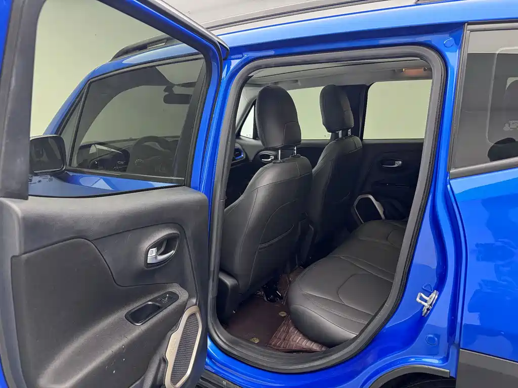 Jeep Renegade — миниатюра 8