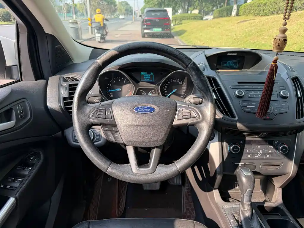 Ford Kuga — миниатюра 14