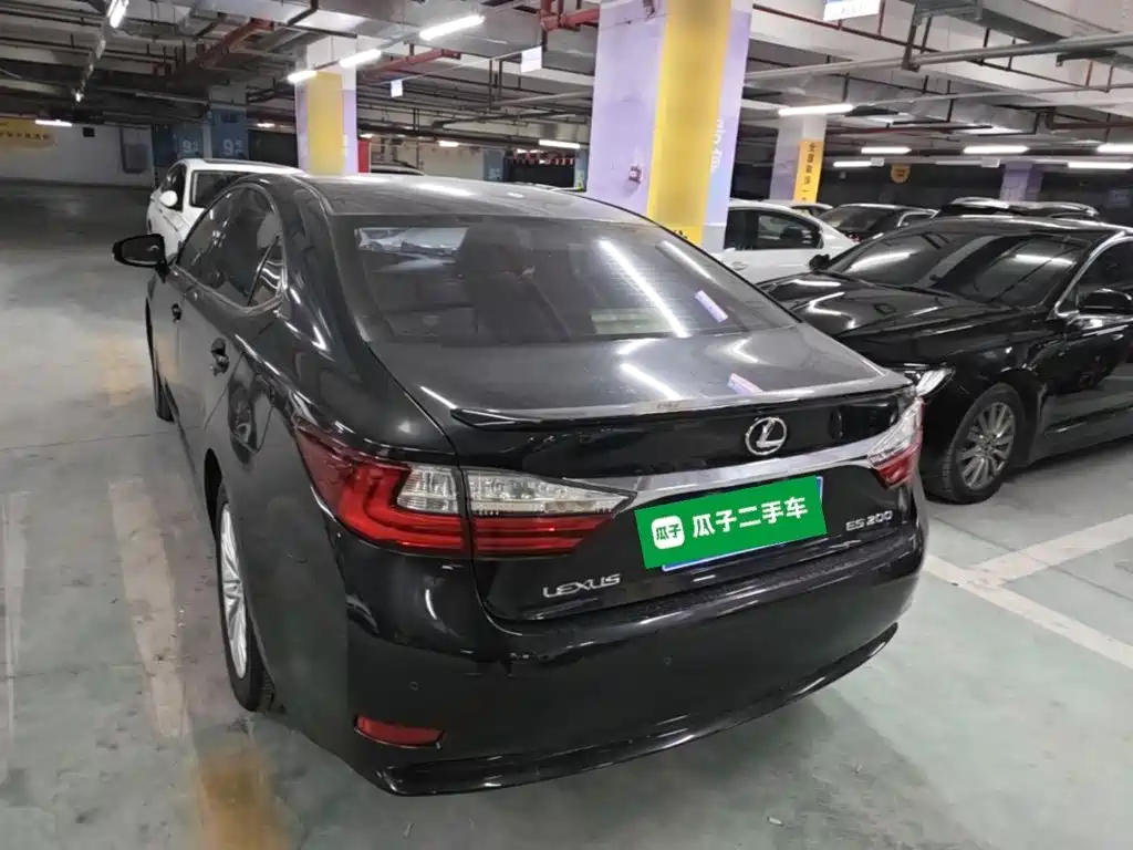 Lexus ES — миниатюра 5
