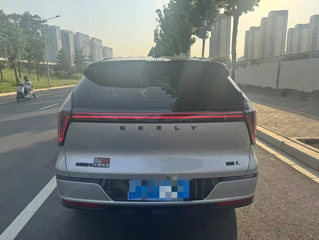 Geely Boyue L L 2025 1.5TD DCT