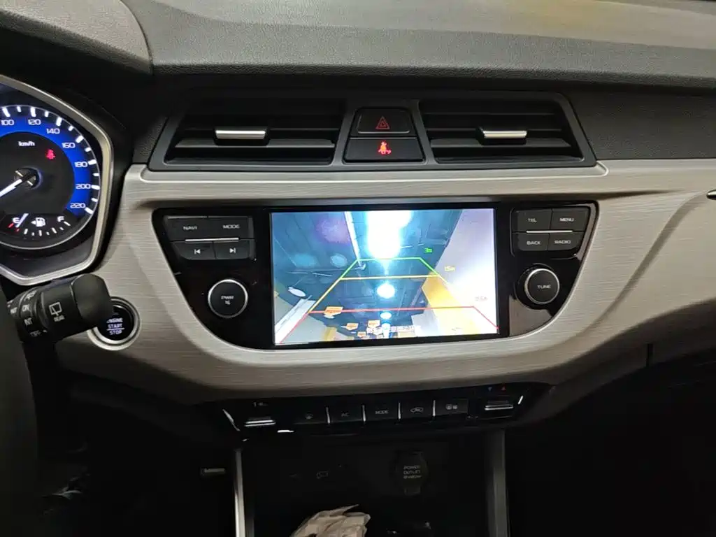 Geely Vision X3 — миниатюра 13