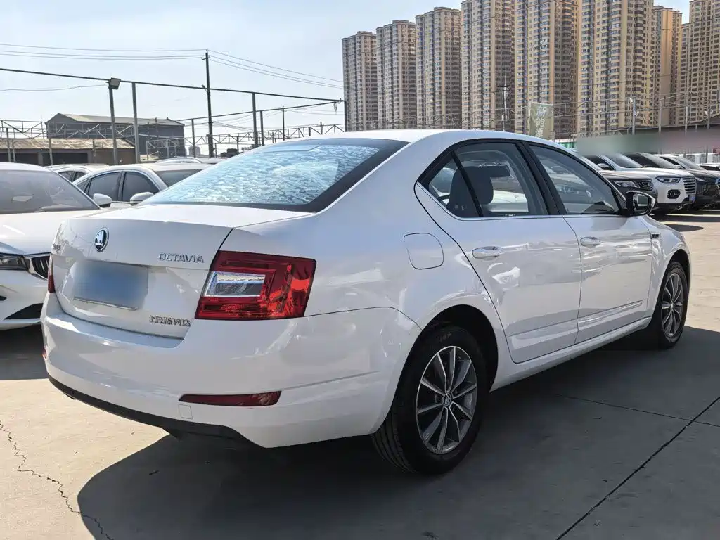 Skoda Octavia — миниатюра 8