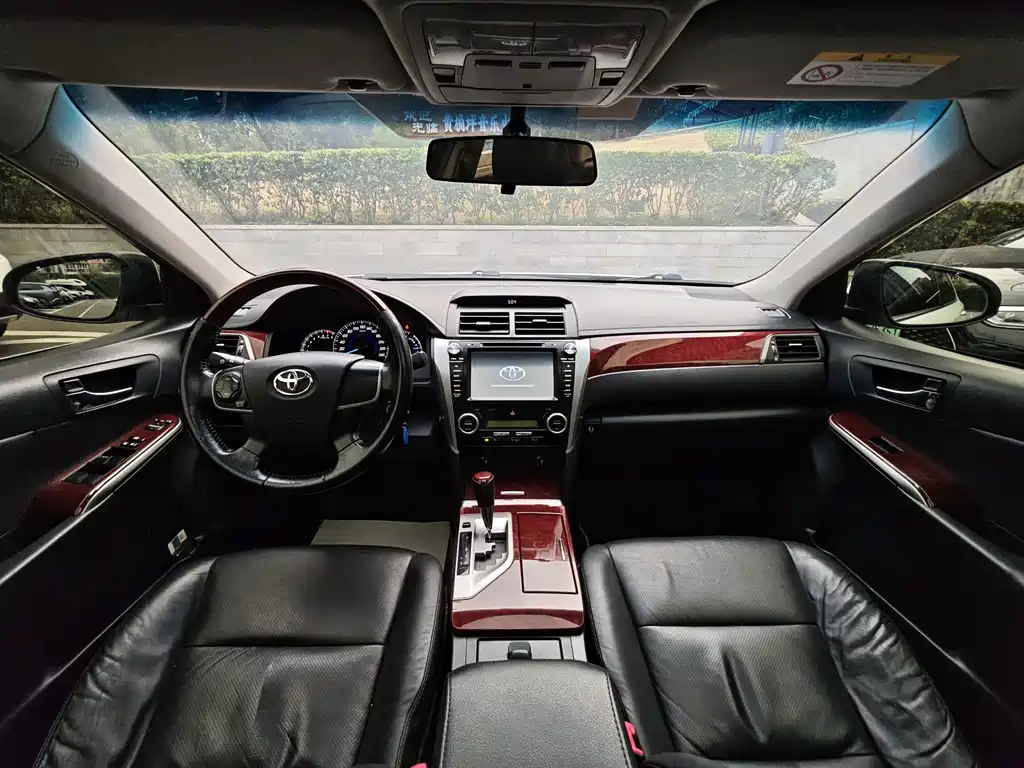 Toyota Camry — миниатюра 14