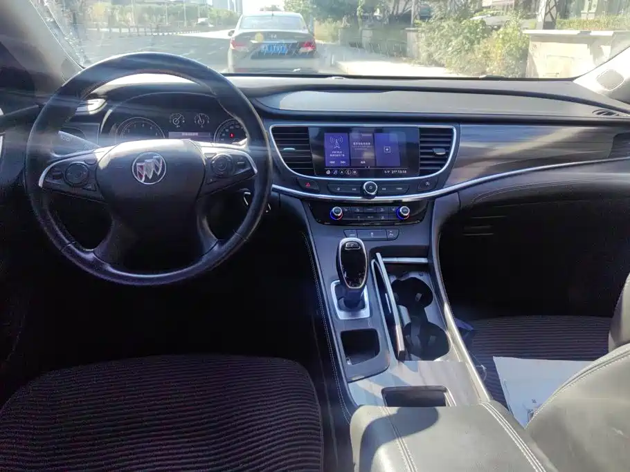 Buick LaCrosse — миниатюра 12