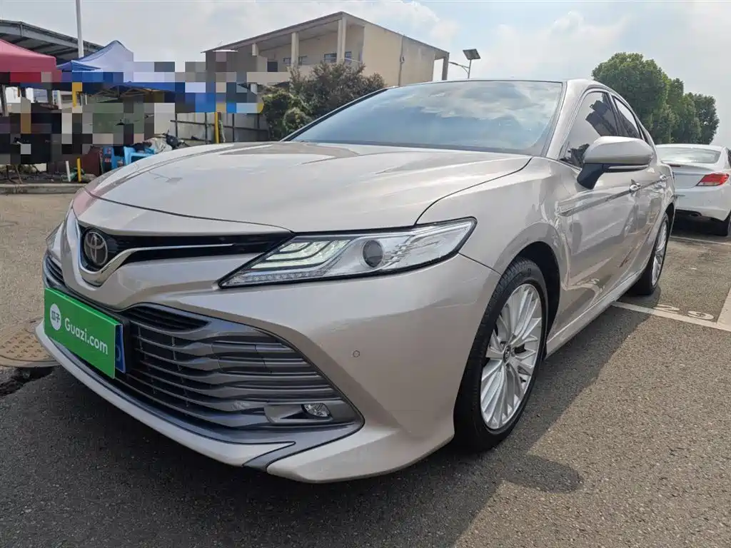 TOYOTA CAMRY