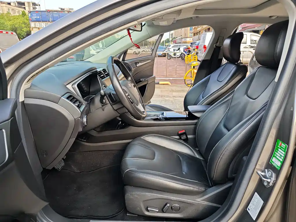 Ford Mondeo — миниатюра 7