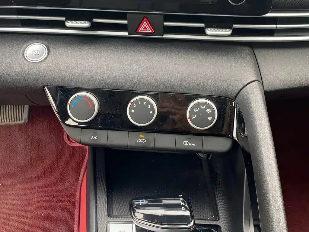 Hyundai Elantra — миниатюра 7