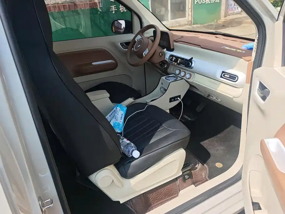 Wuling MINIEV — миниатюра 8