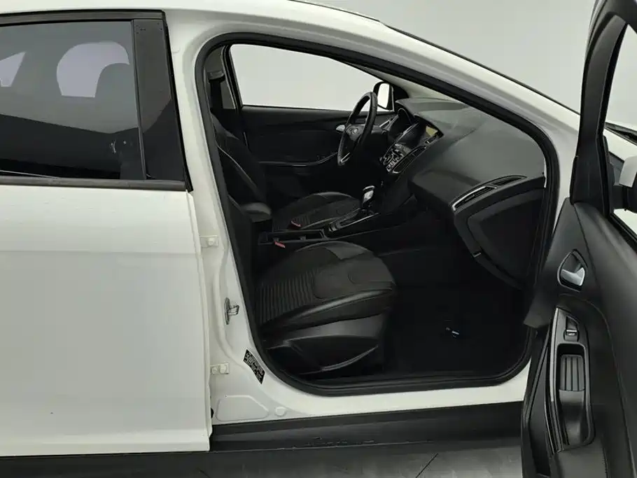 Ford Focus — миниатюра 8