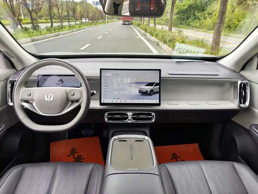 Leapmotor Leapmotor B10 — миниатюра 6