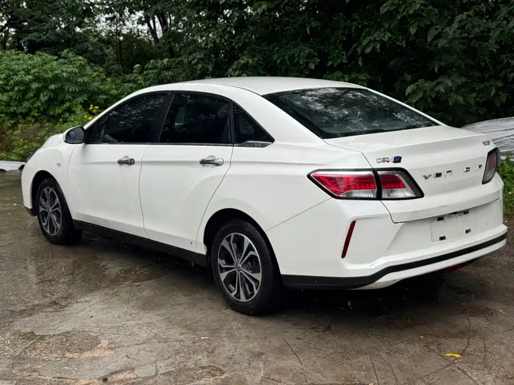 Venucia D60 EV — миниатюра 4
