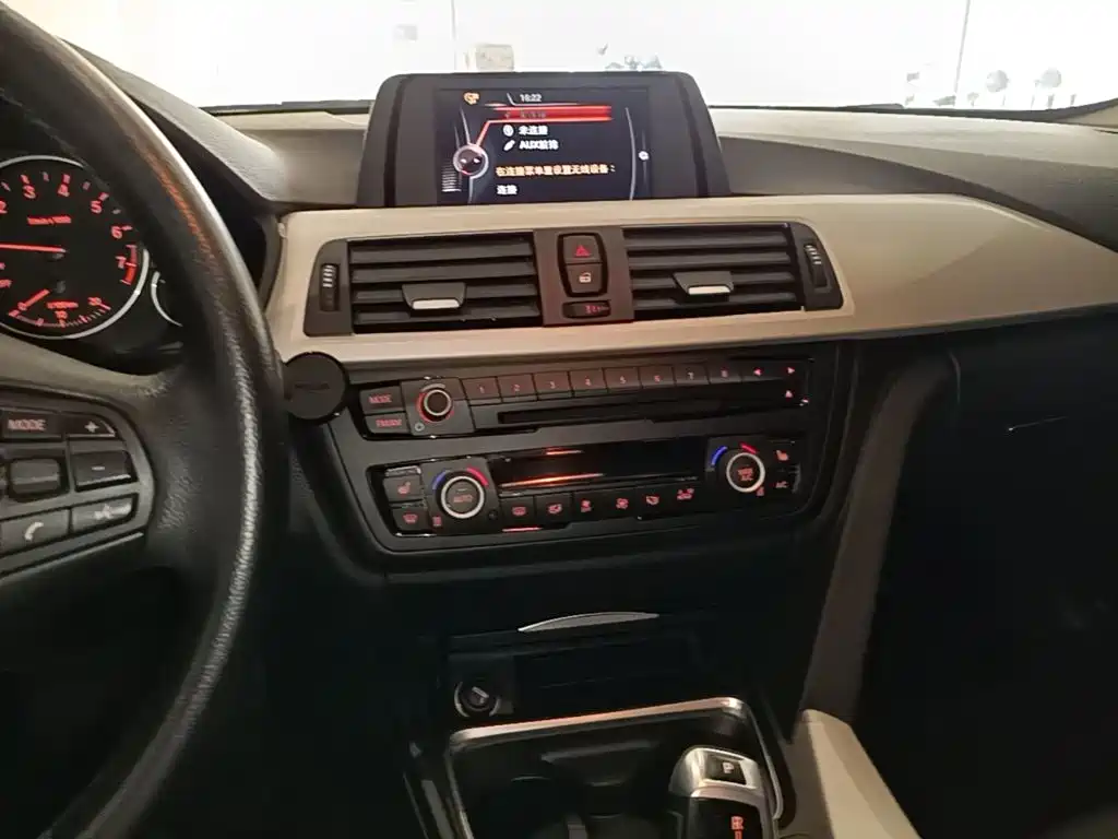 BMW 3 Series — миниатюра 13