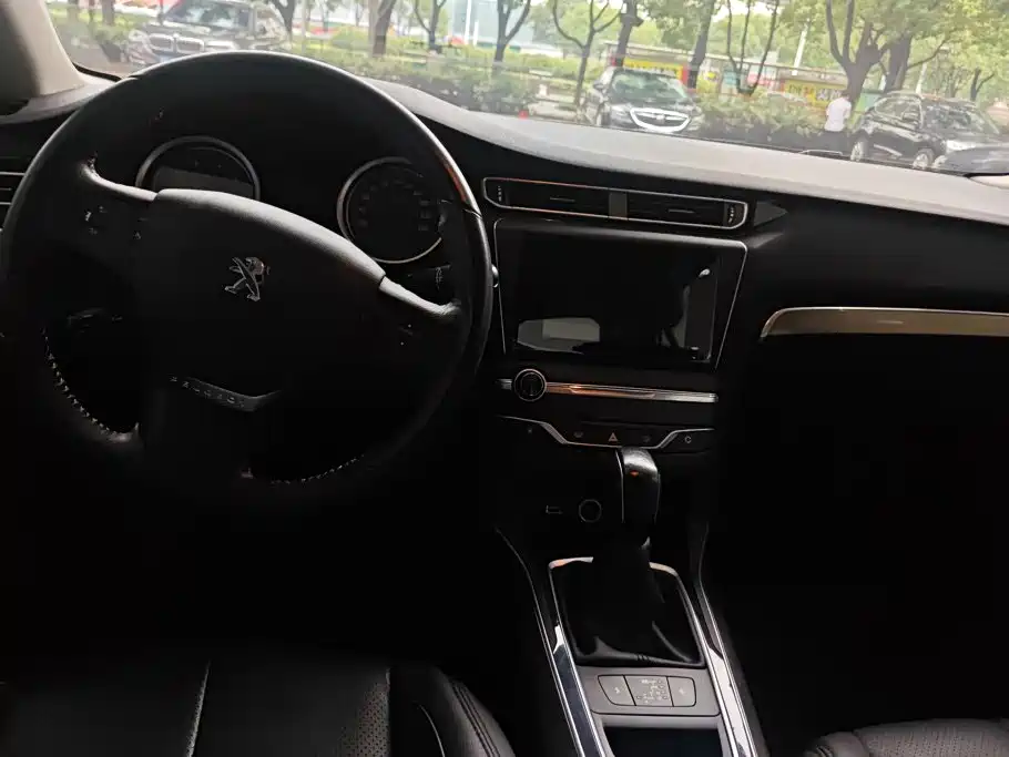 Peugeot 408 — миниатюра 12