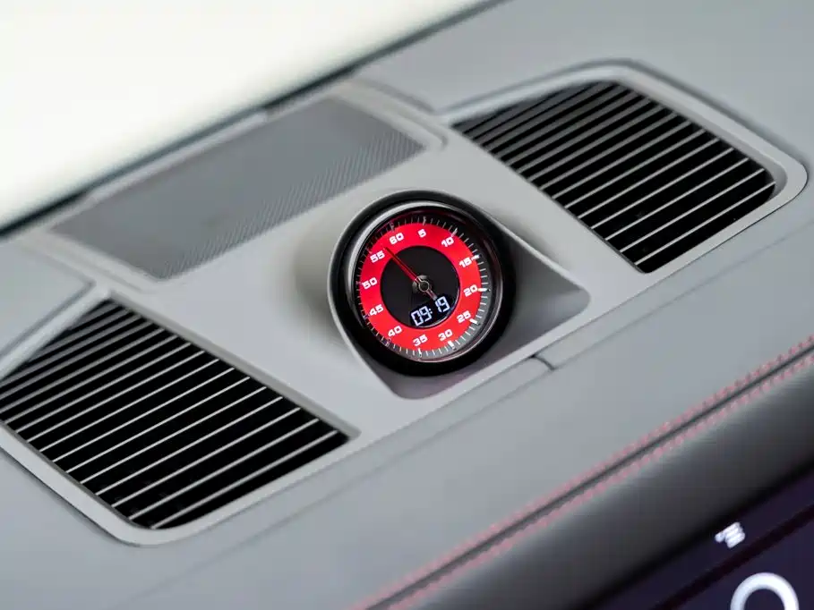 Porsche Cayenne — миниатюра 17