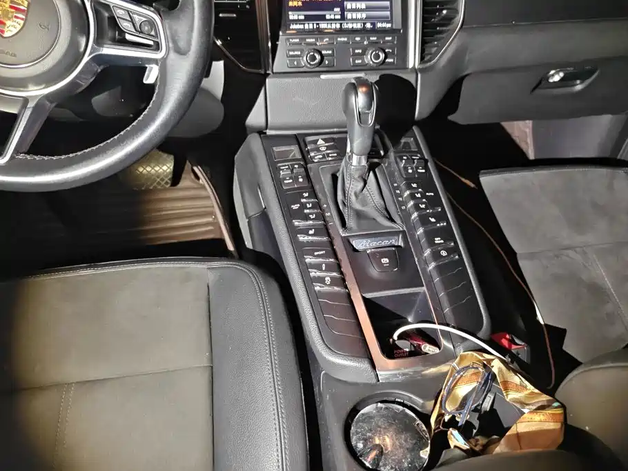 Porsche Macan — миниатюра 16