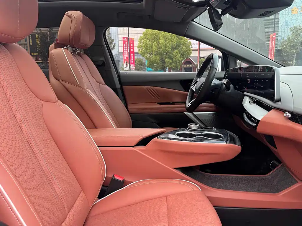 Cadillac IQ — миниатюра 14