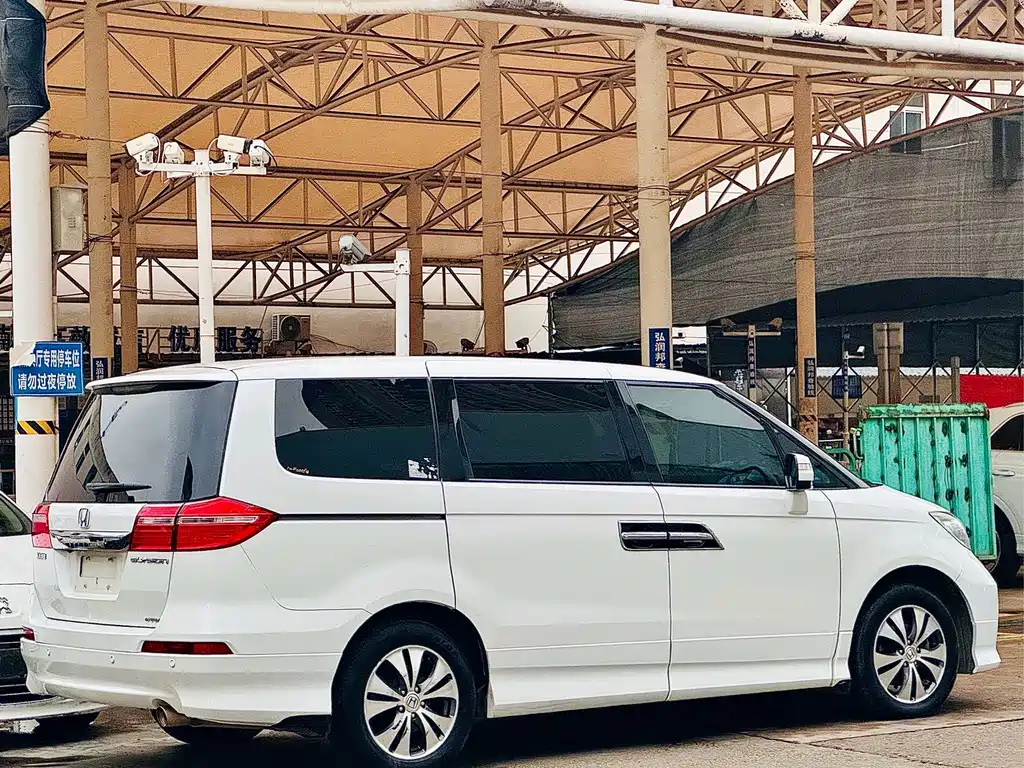 Honda Elysion — миниатюра 8