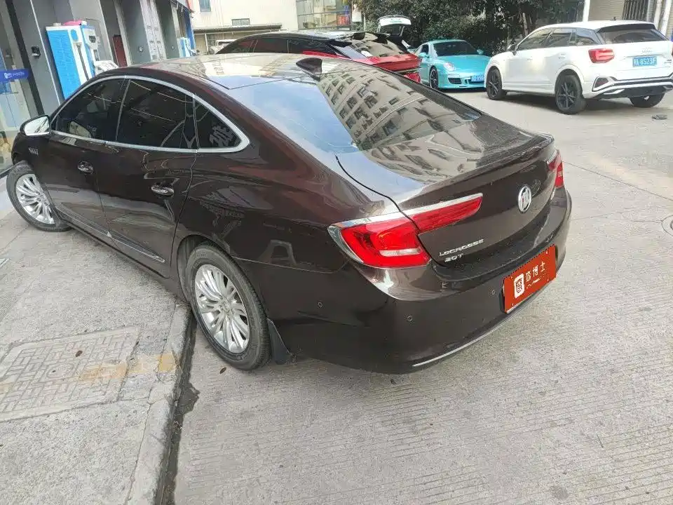 Buick LaCrosse — миниатюра 5