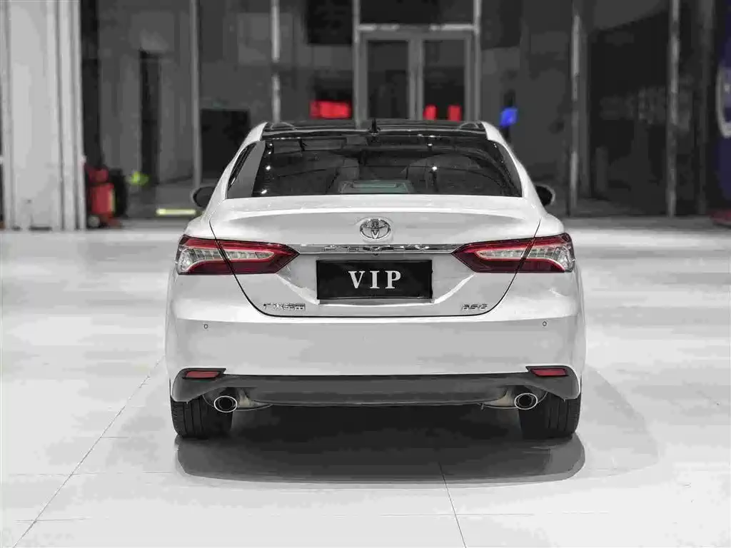 Toyota Camry — миниатюра 5