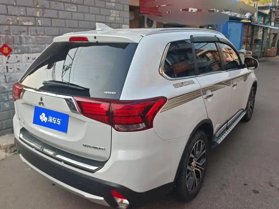 Mitsubishi Outlander — миниатюра 3