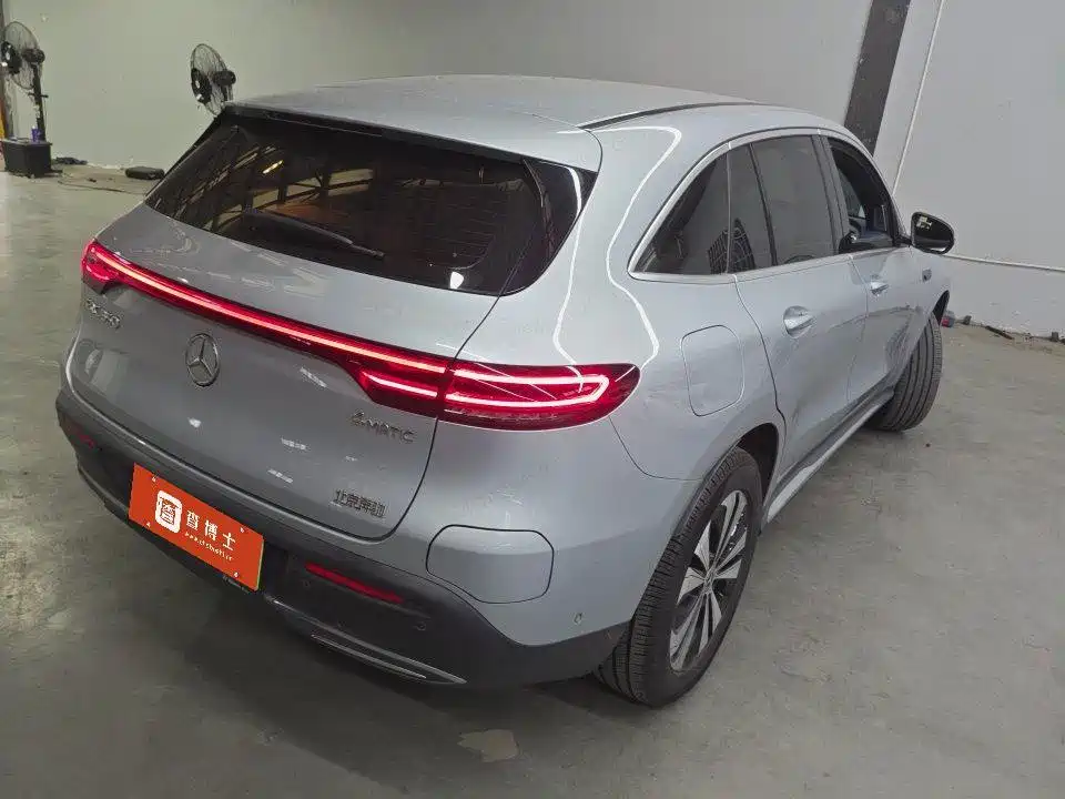 Mercedes-Benz EQC — миниатюра 3