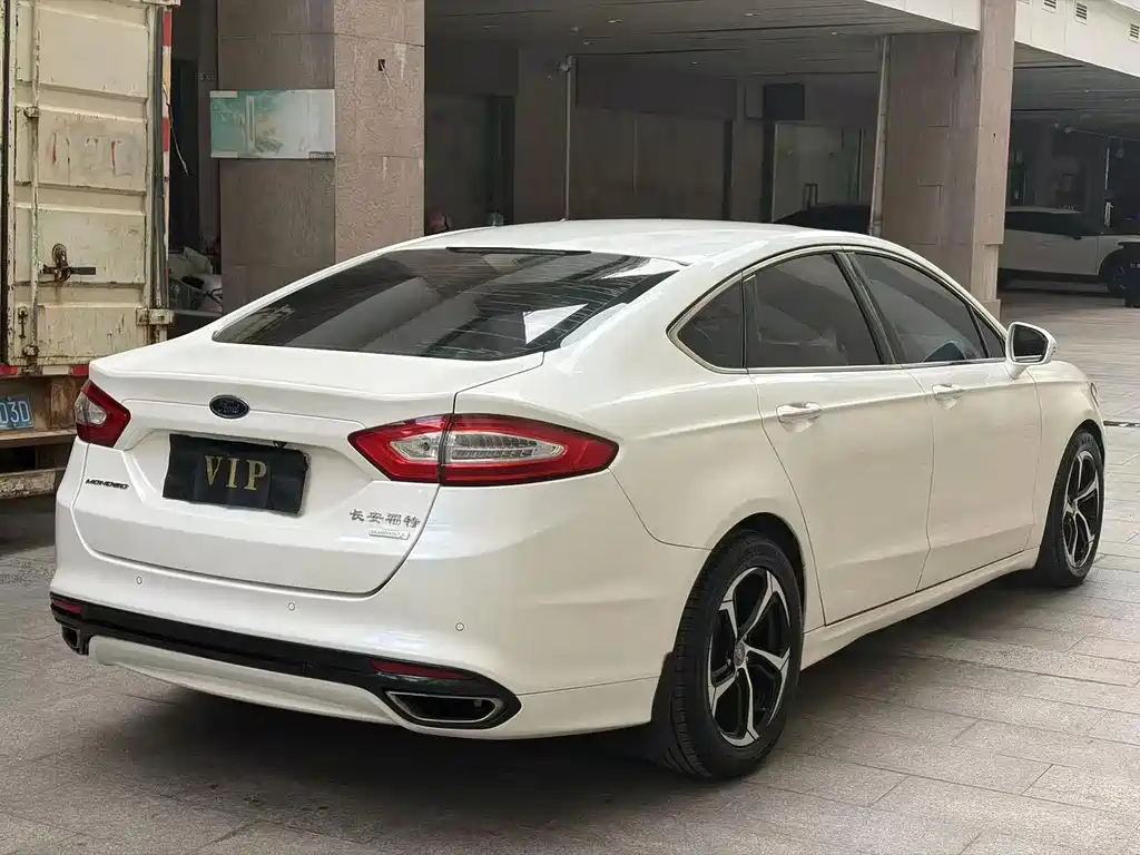Ford Mondeo — миниатюра 6
