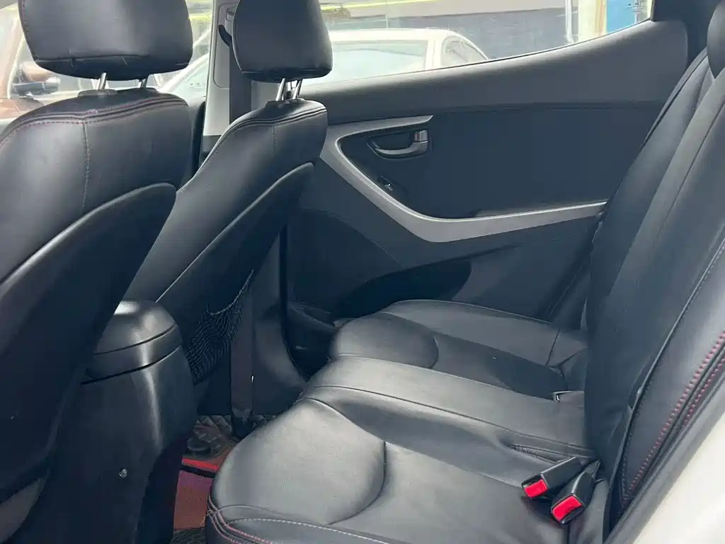 Hyundai Elantra Langdong — миниатюра 8