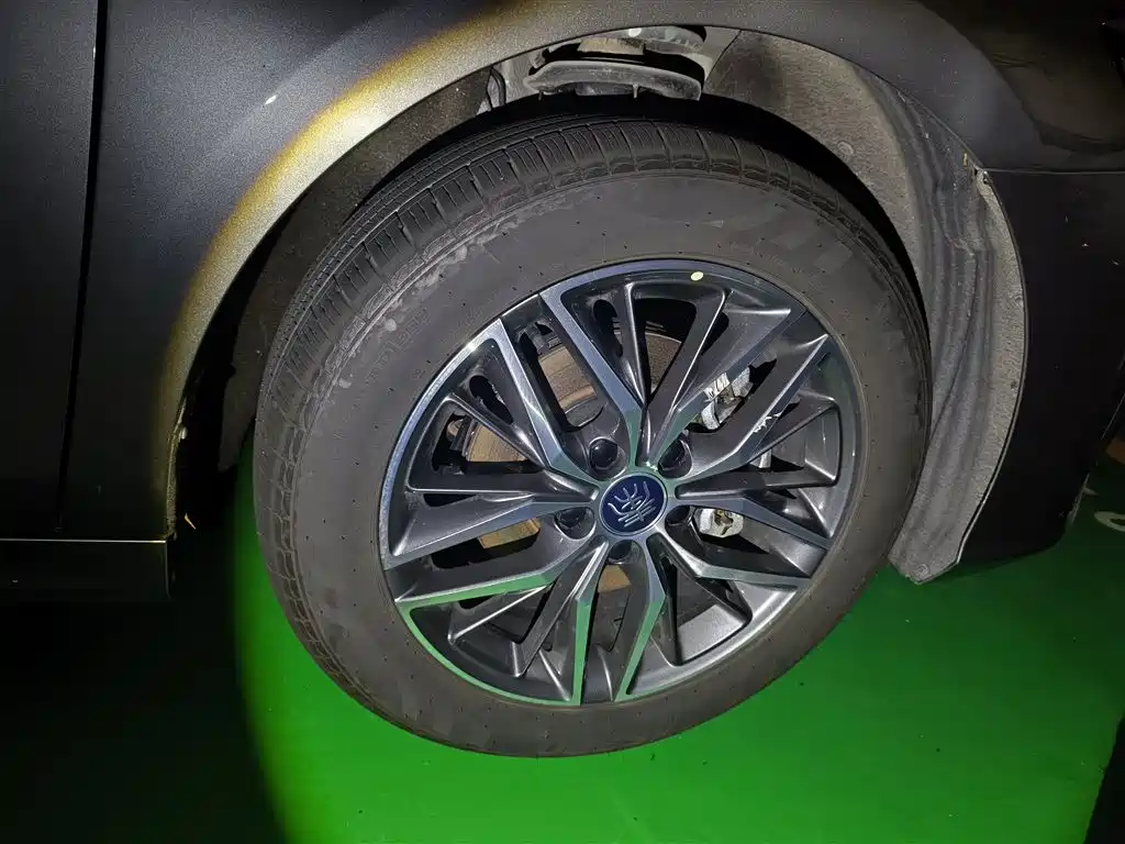 BYD Qin Plus PLUS 2023 Champion DM-i 120KM Lead