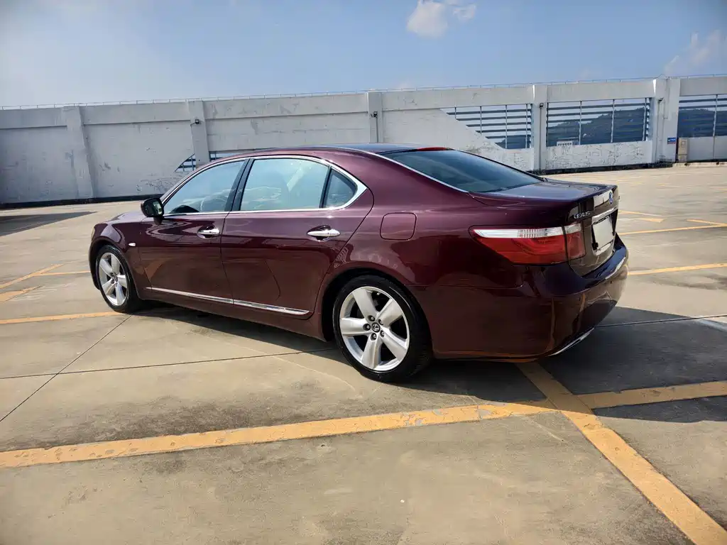 Lexus LS — миниатюра 4