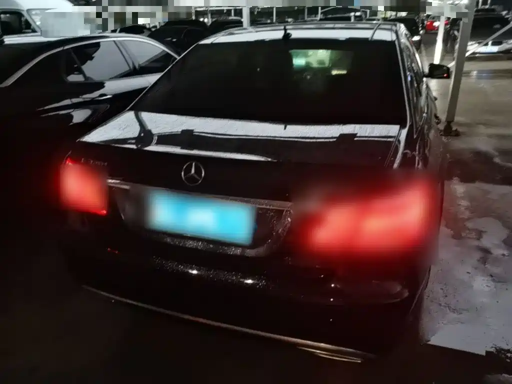 Mercedes-Benz E-Class — миниатюра 6