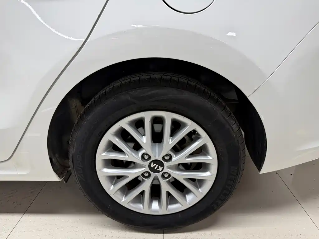Kia K2 — миниатюра 11