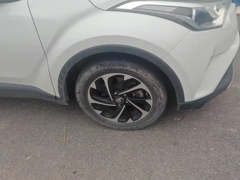 Toyota IZOA — миниатюра 6