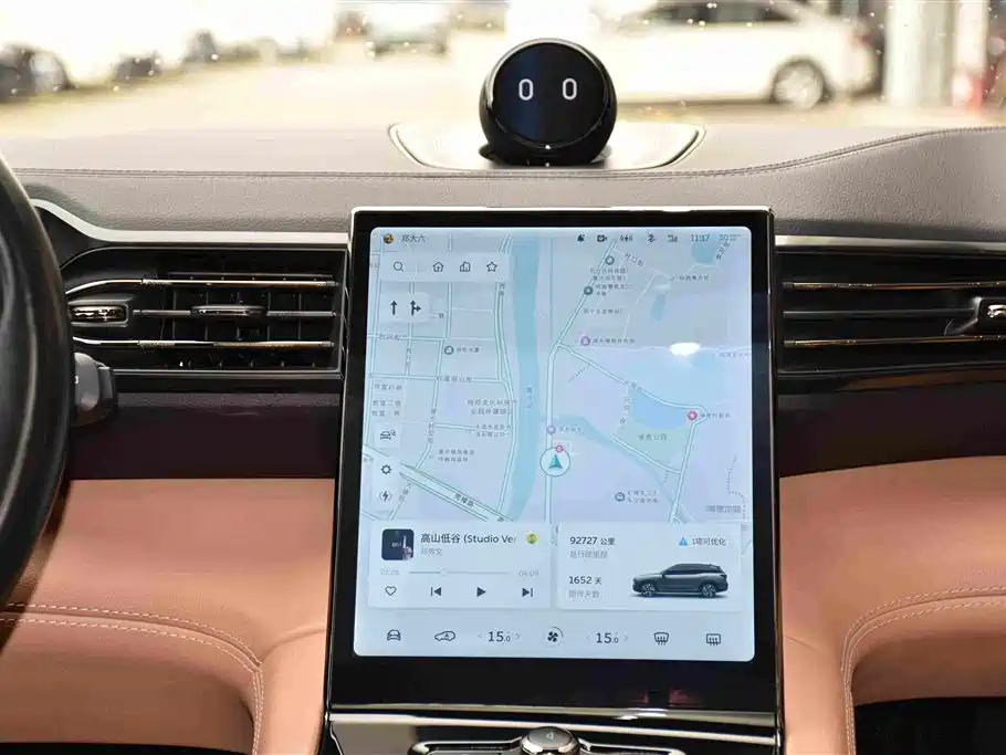 NIO ES8 — миниатюра 12