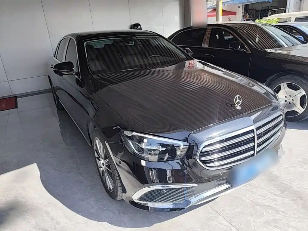 Mercedes-Benz E-Class — миниатюра 4