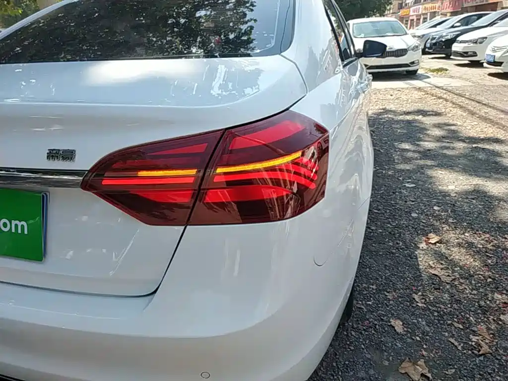 Geely Emgrand — миниатюра 8