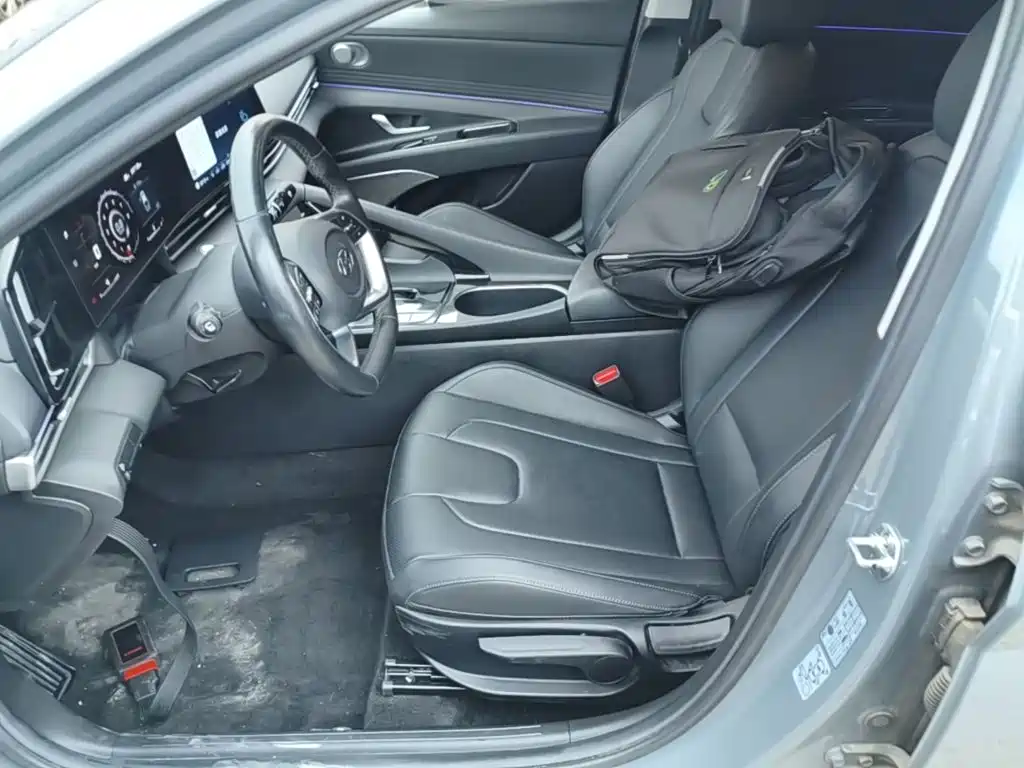 Hyundai Elantra — миниатюра 15