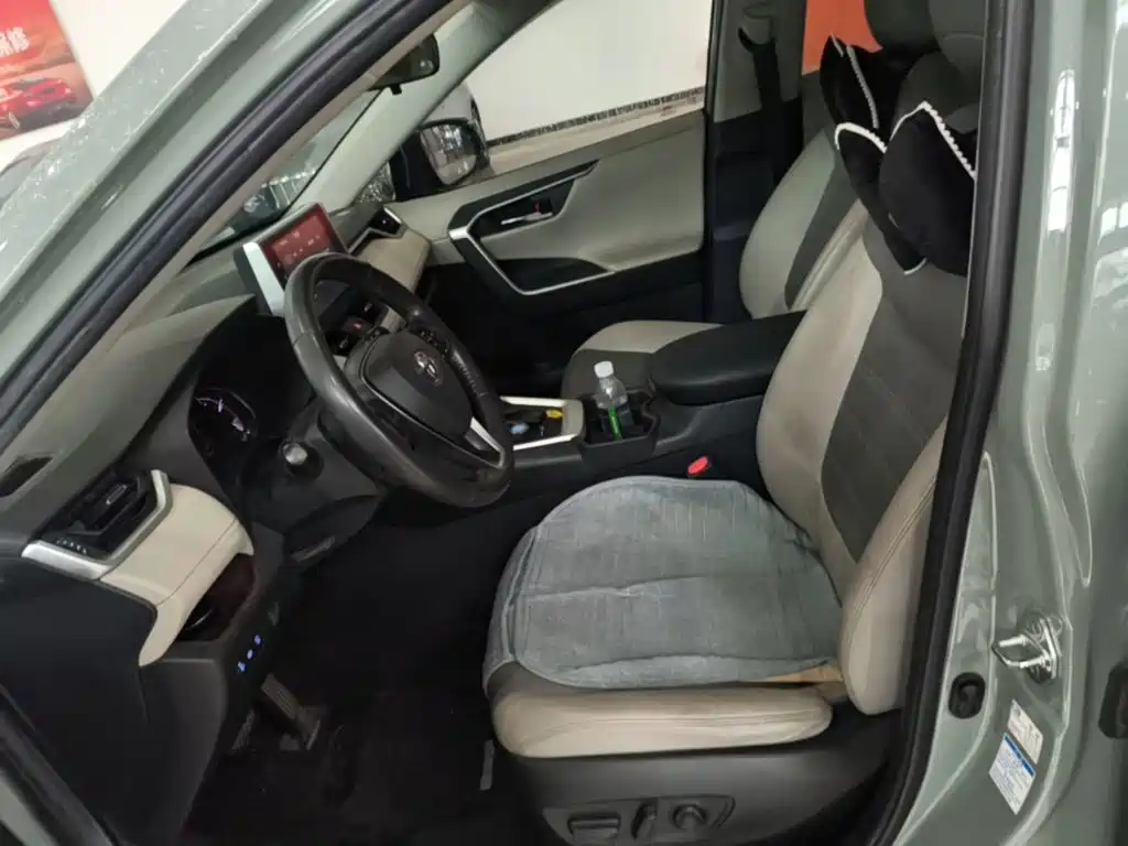 Toyota RAV4 — миниатюра 15
