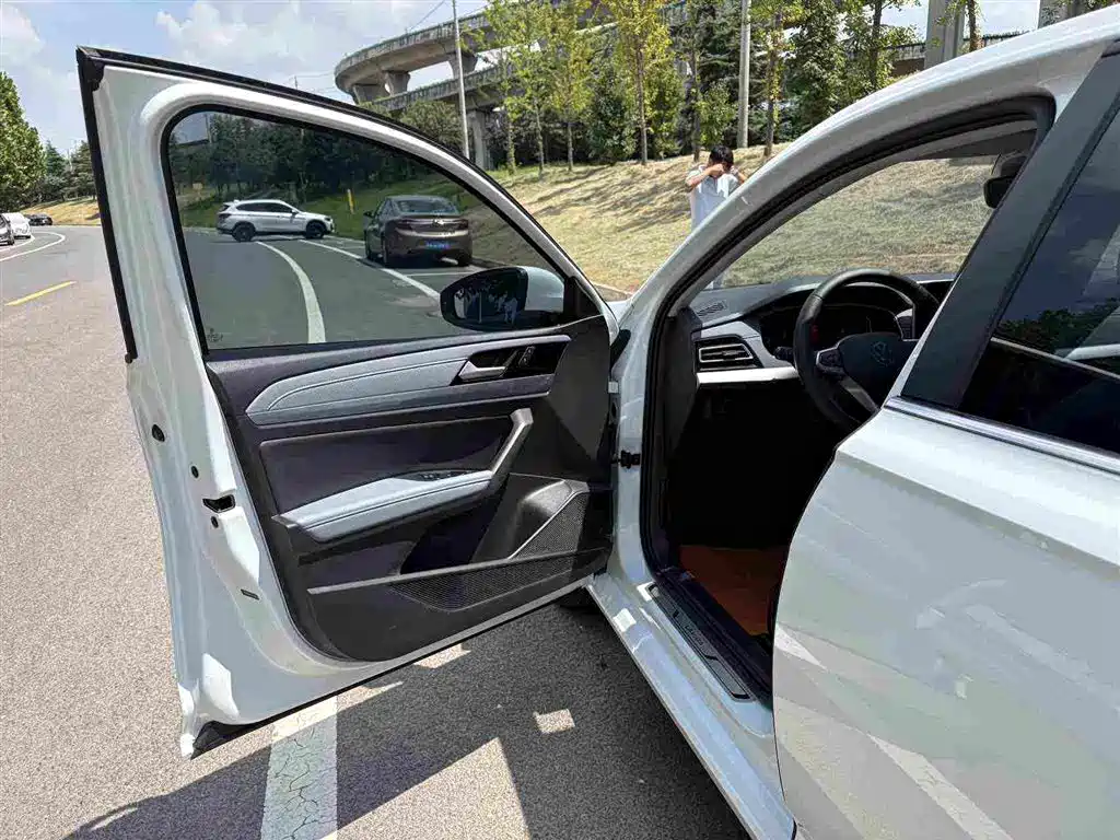 Volkswagen Lavida — миниатюра 10