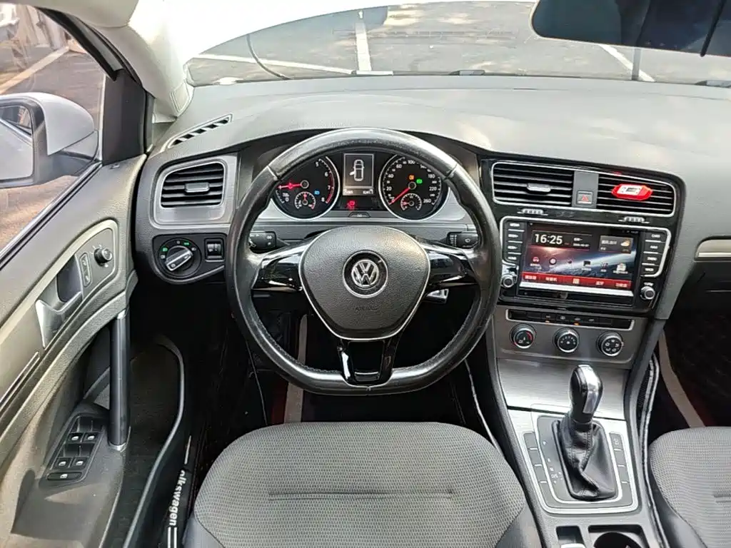 Volkswagen Golf — миниатюра 11
