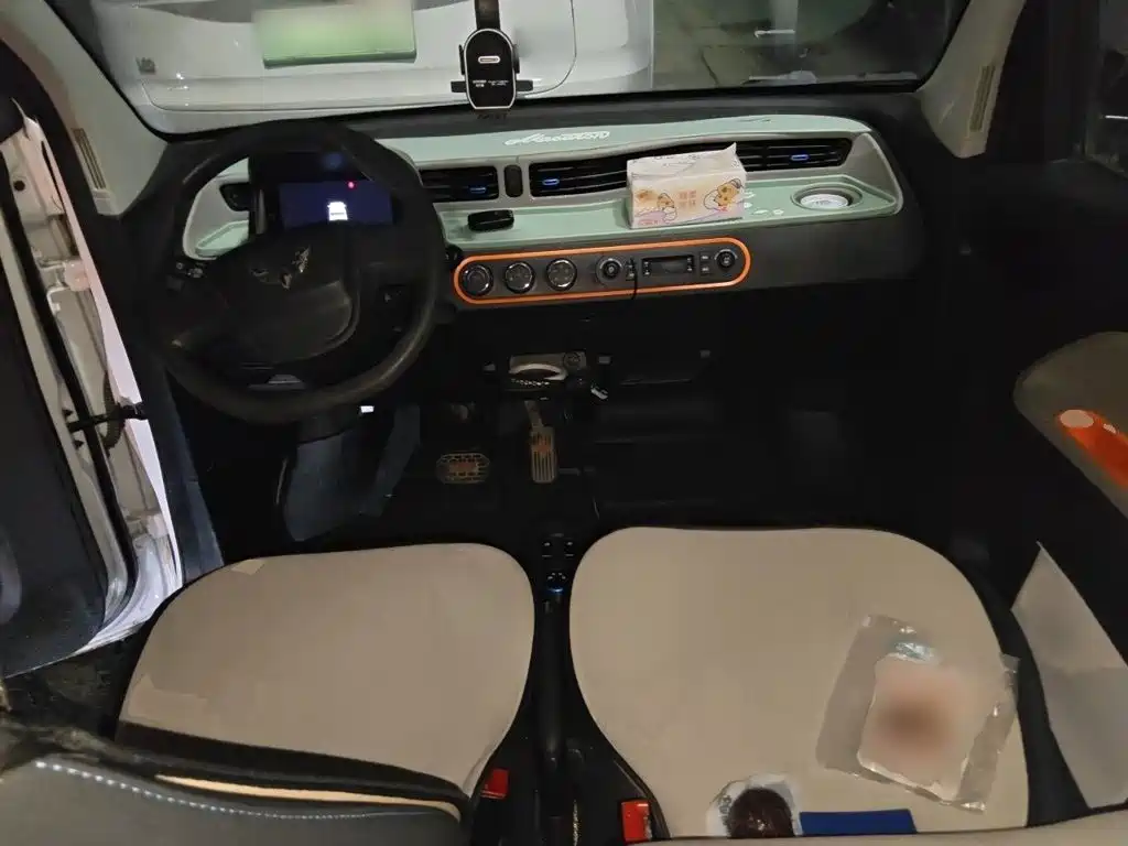 Wuling MINIEV — миниатюра 13