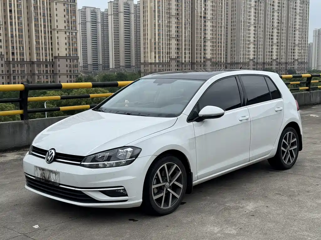 Купить Volkswagen Golf
