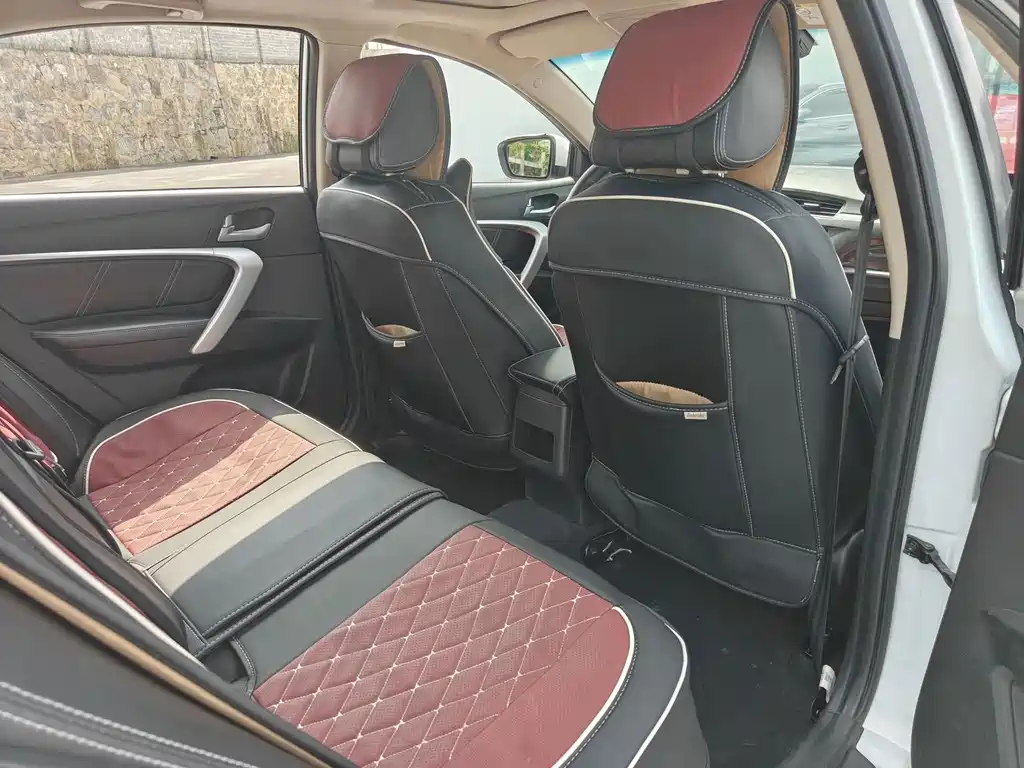Geely Emgrand — миниатюра 4