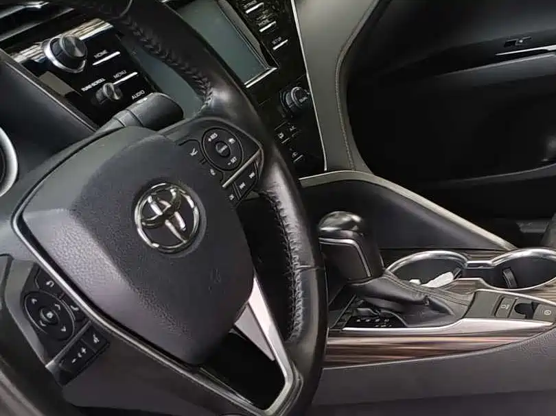 Toyota Camry — миниатюра 5