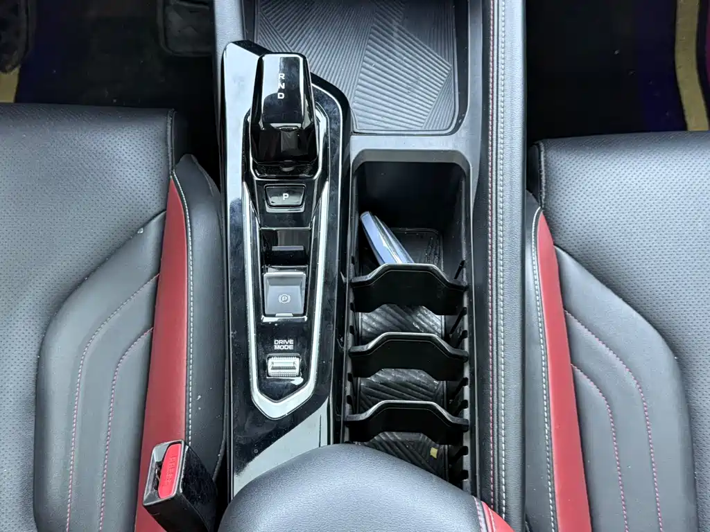 Geely Binyue — миниатюра 6
