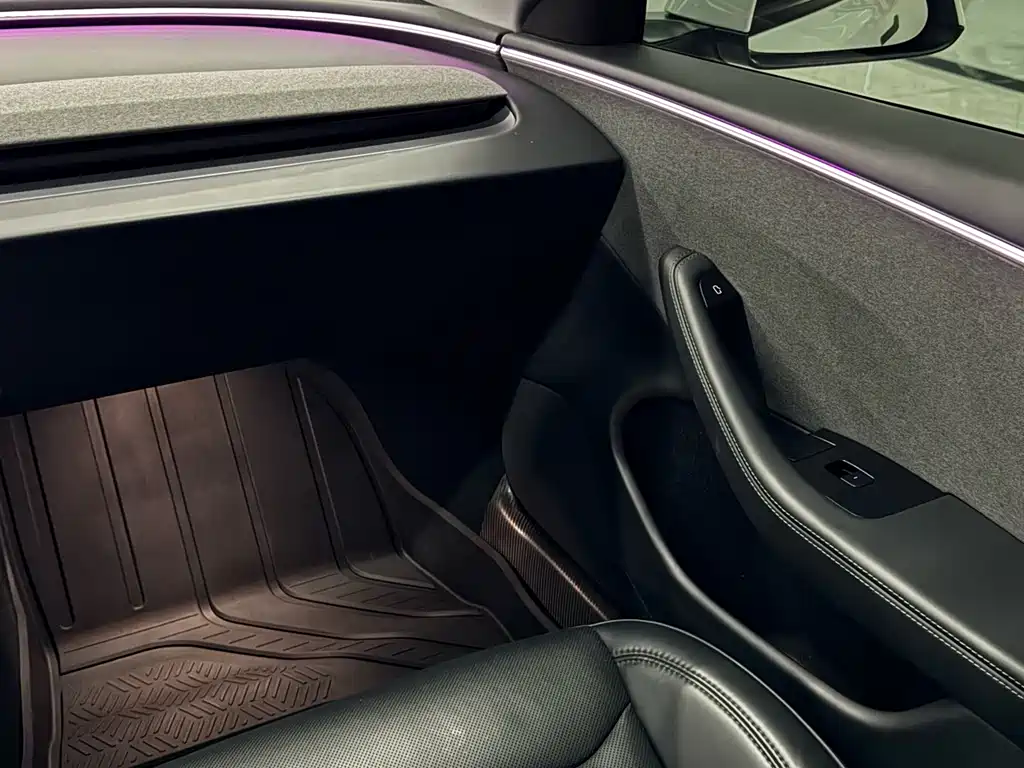 Tesla Model 3 — миниатюра 11