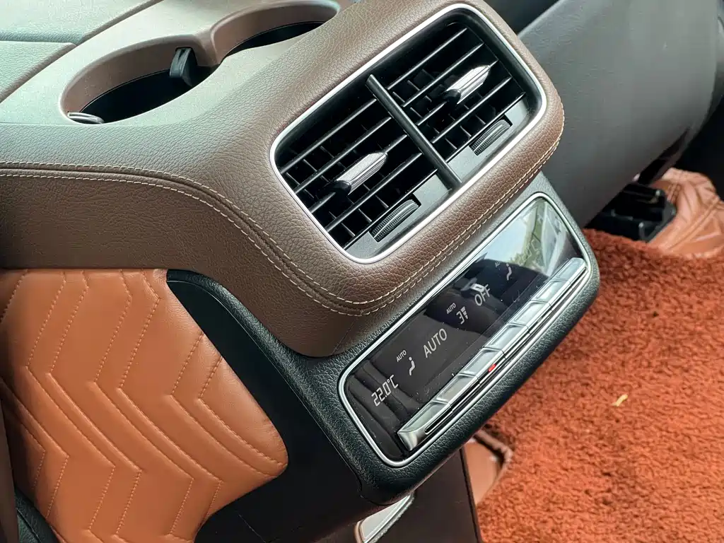 Mercedes-Benz GLE New Energy — миниатюра 17